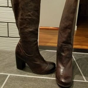 Frye Carson heel tab boot